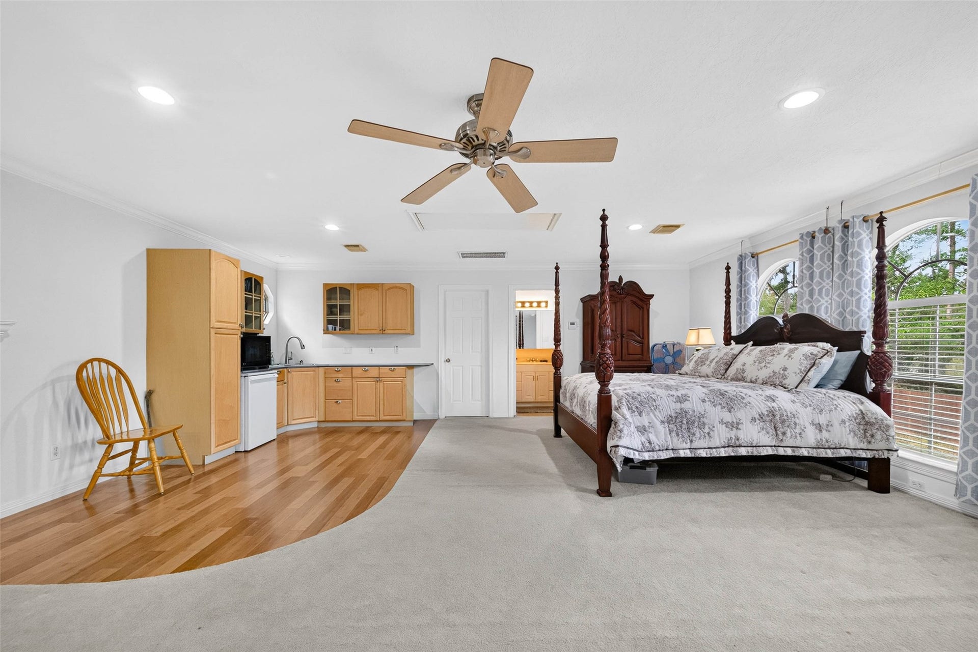 303 Springwood Street, New Caney, TX 77357 Garage apartment