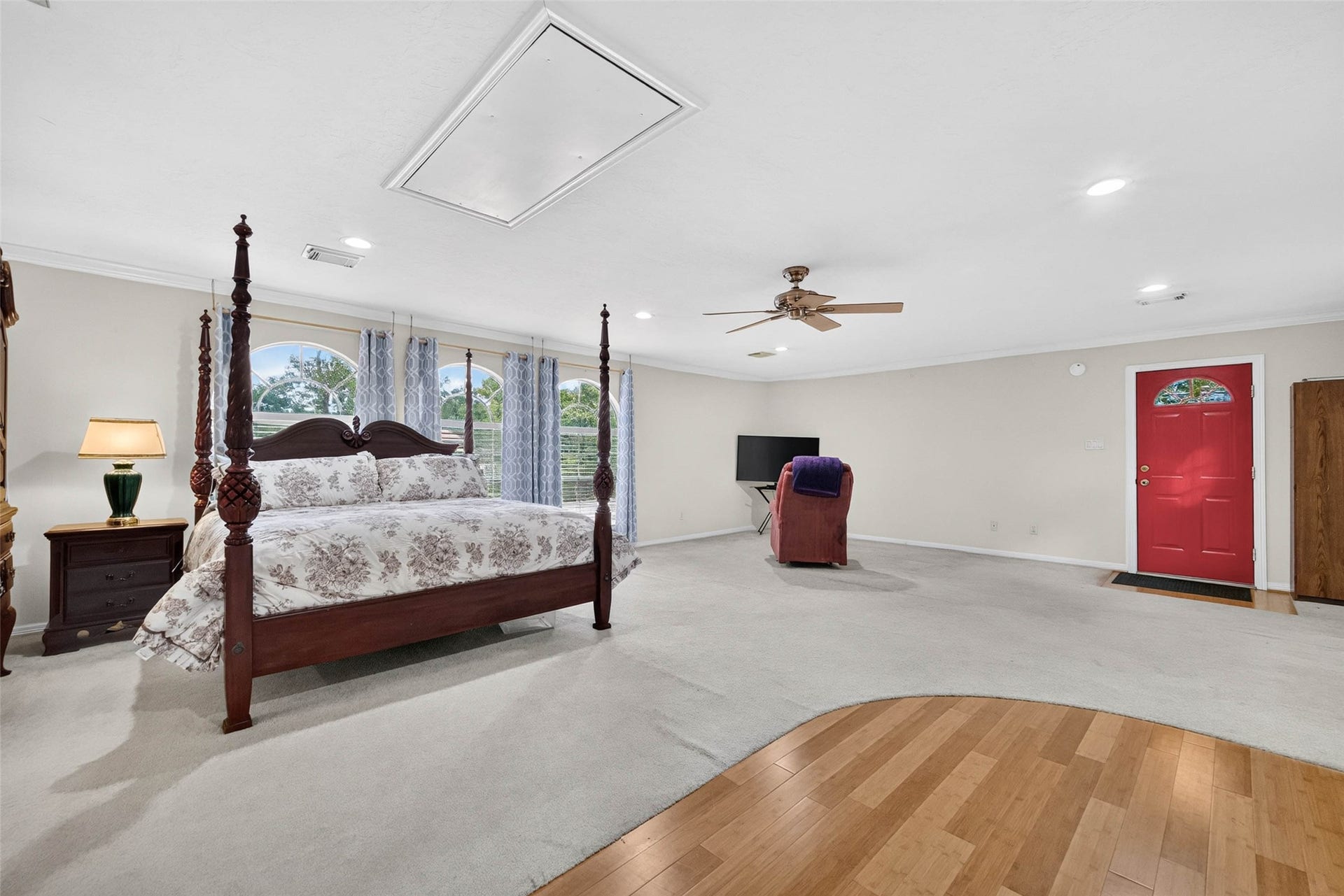 303 Springwood Street, New Caney, TX 77357 Garage apartment