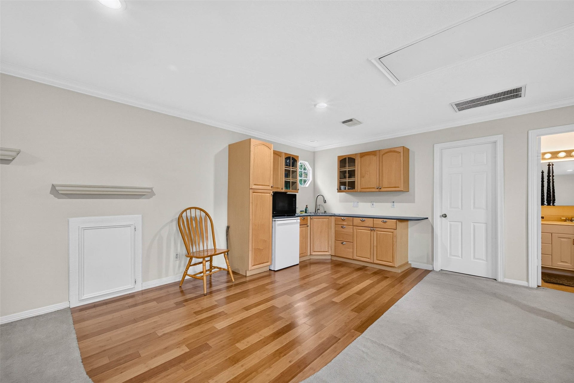 303 Springwood Street, New Caney, TX 77357 Garage apartment