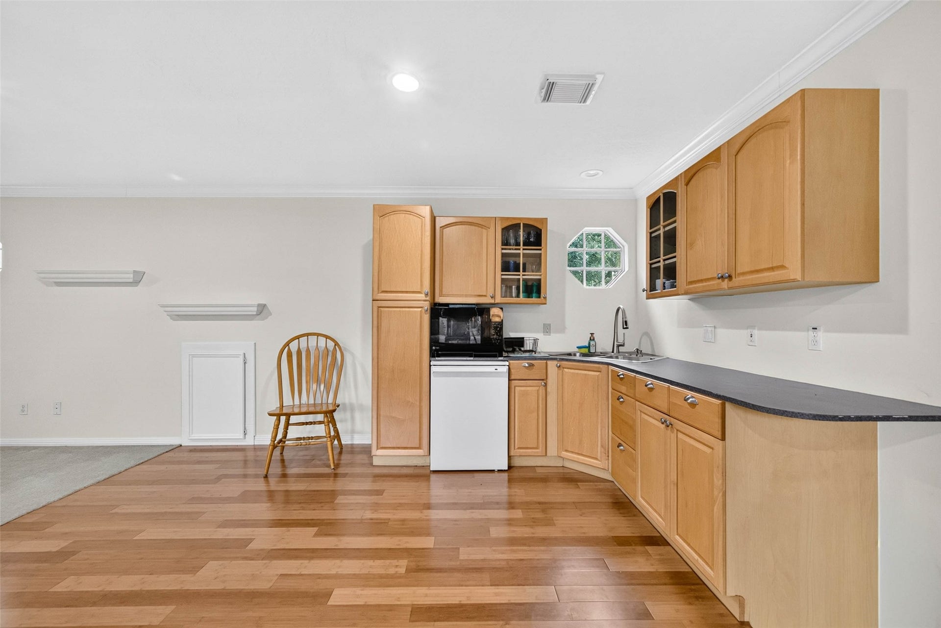 303 Springwood Street, New Caney, TX 77357 Garage apartment
