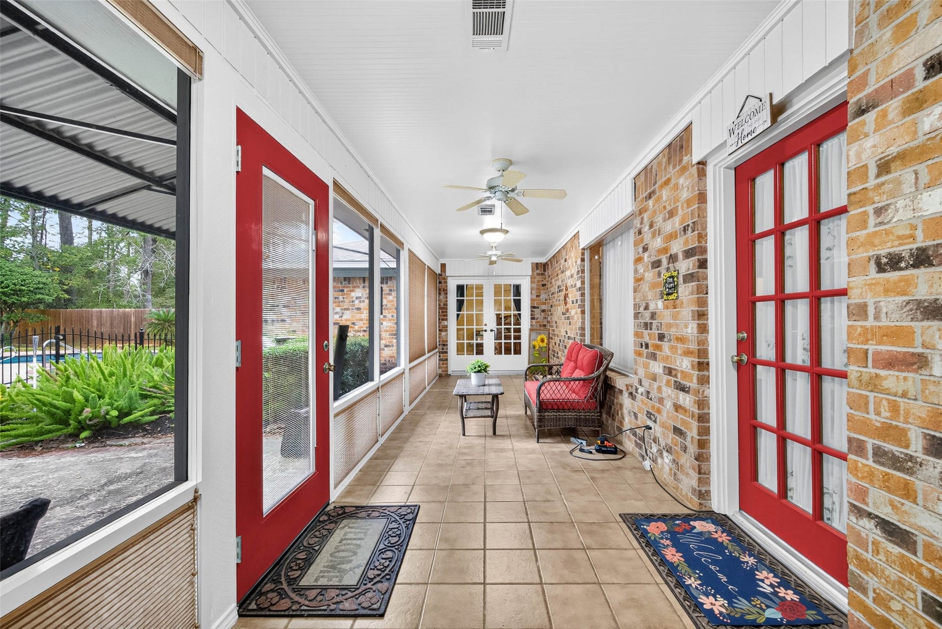 303 Springwood Street, New Caney, TX 77357 sunroom
