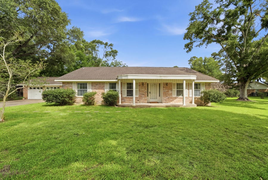 Property photo for 3402 Longherridge Drive, Pearland, TX