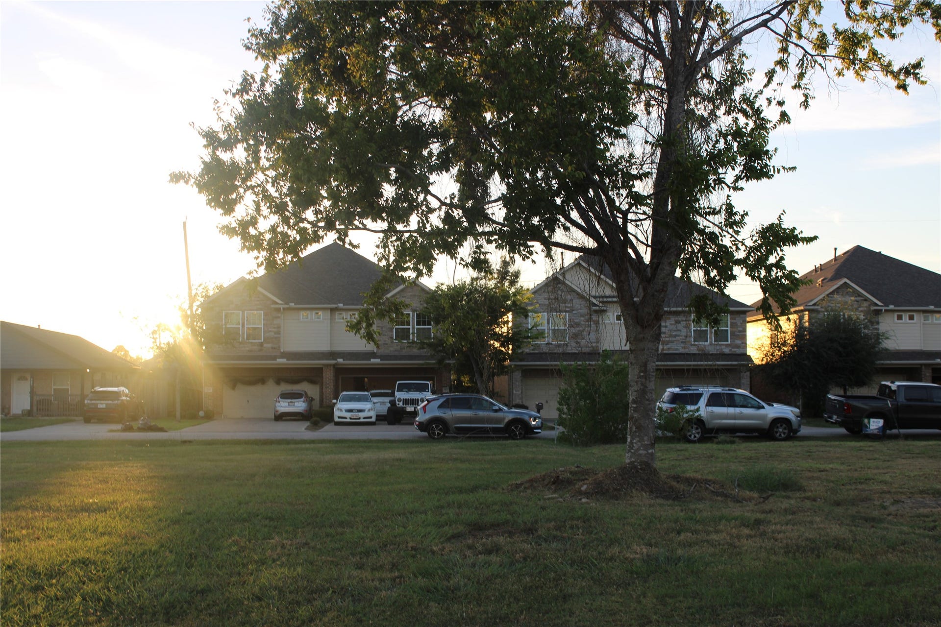 514 N 1st Street, La Porte, TX 77571 514 N 1st Street, La Porte, TX 77571