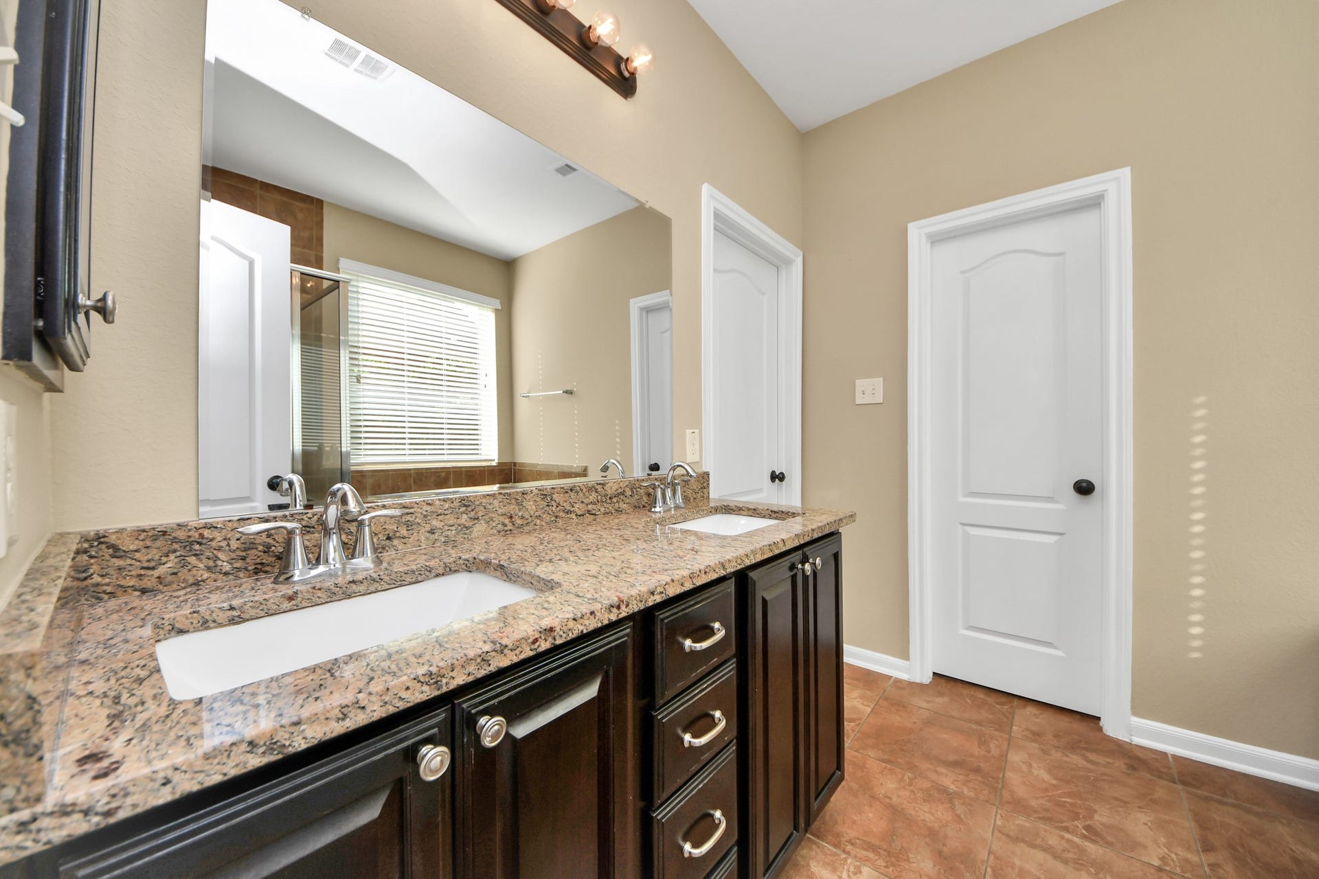 8522 Lighthouse Lake Lane, Humble, TX 77346