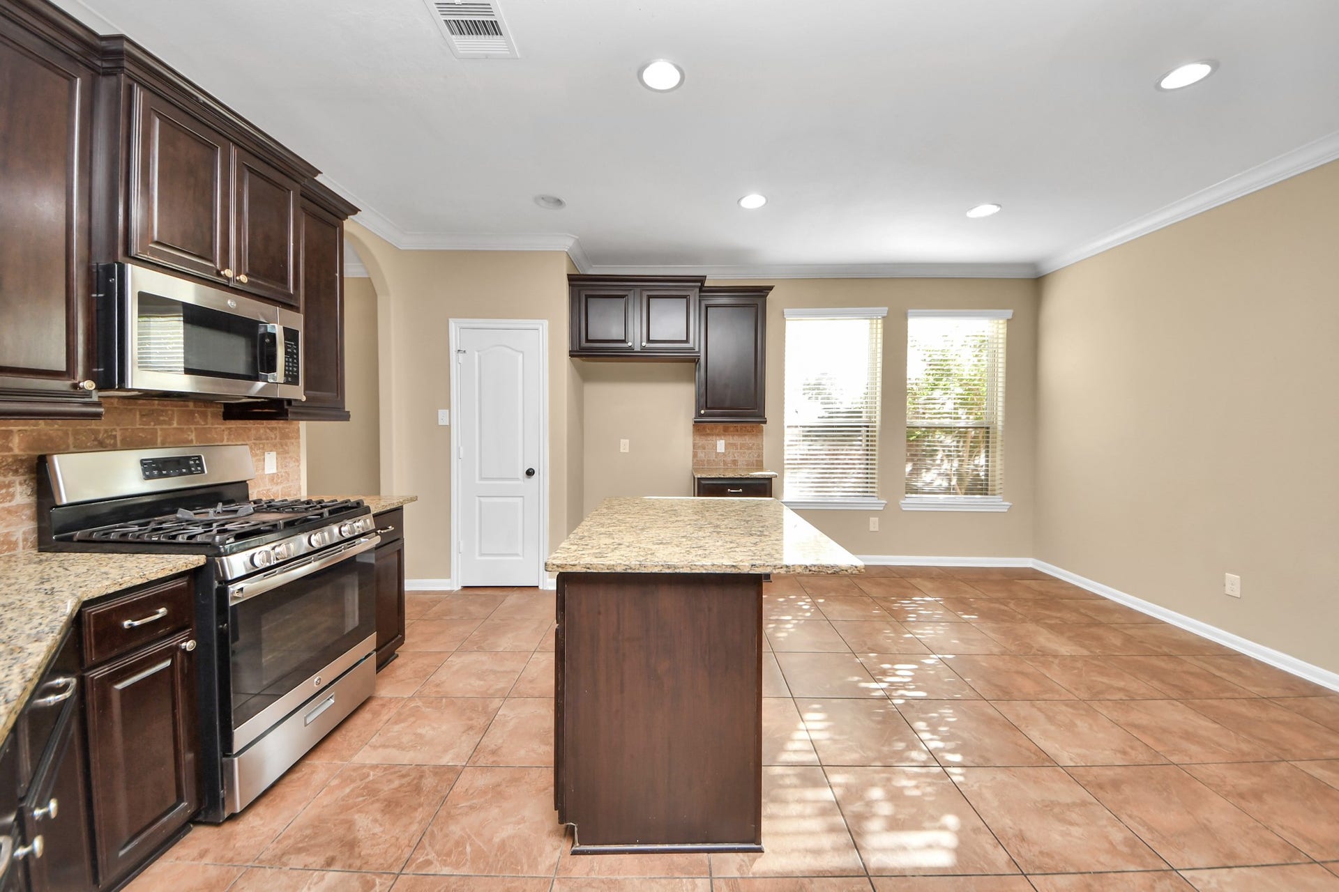 8522 Lighthouse Lake Lane, Humble, TX 77346