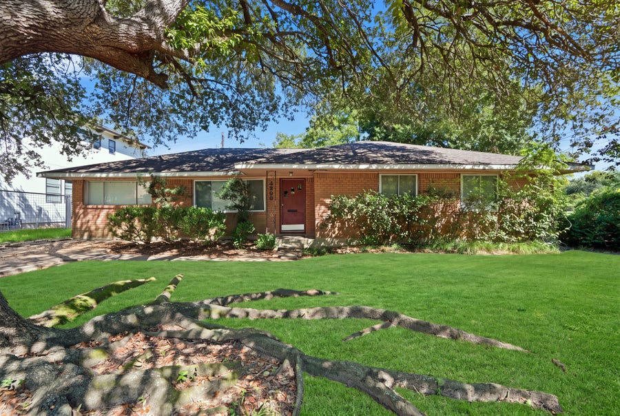 Property photo for 4300 Compton Circle, Bellaire, TX