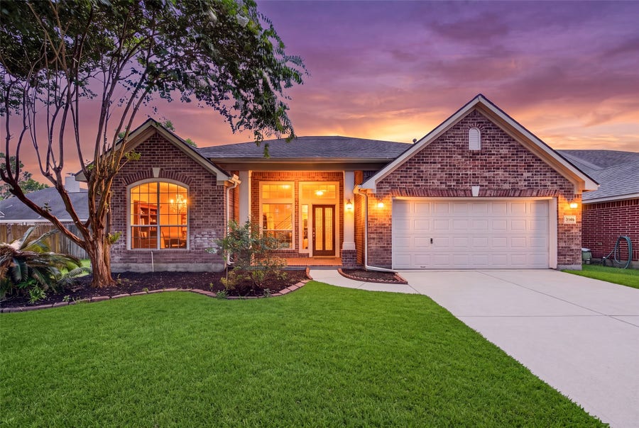 Property photo for 3146 Autumnjoy Drive, Pearland, TX