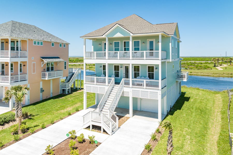 Property photo for 4135 Great Blue Heron Drive, Galveston, TX