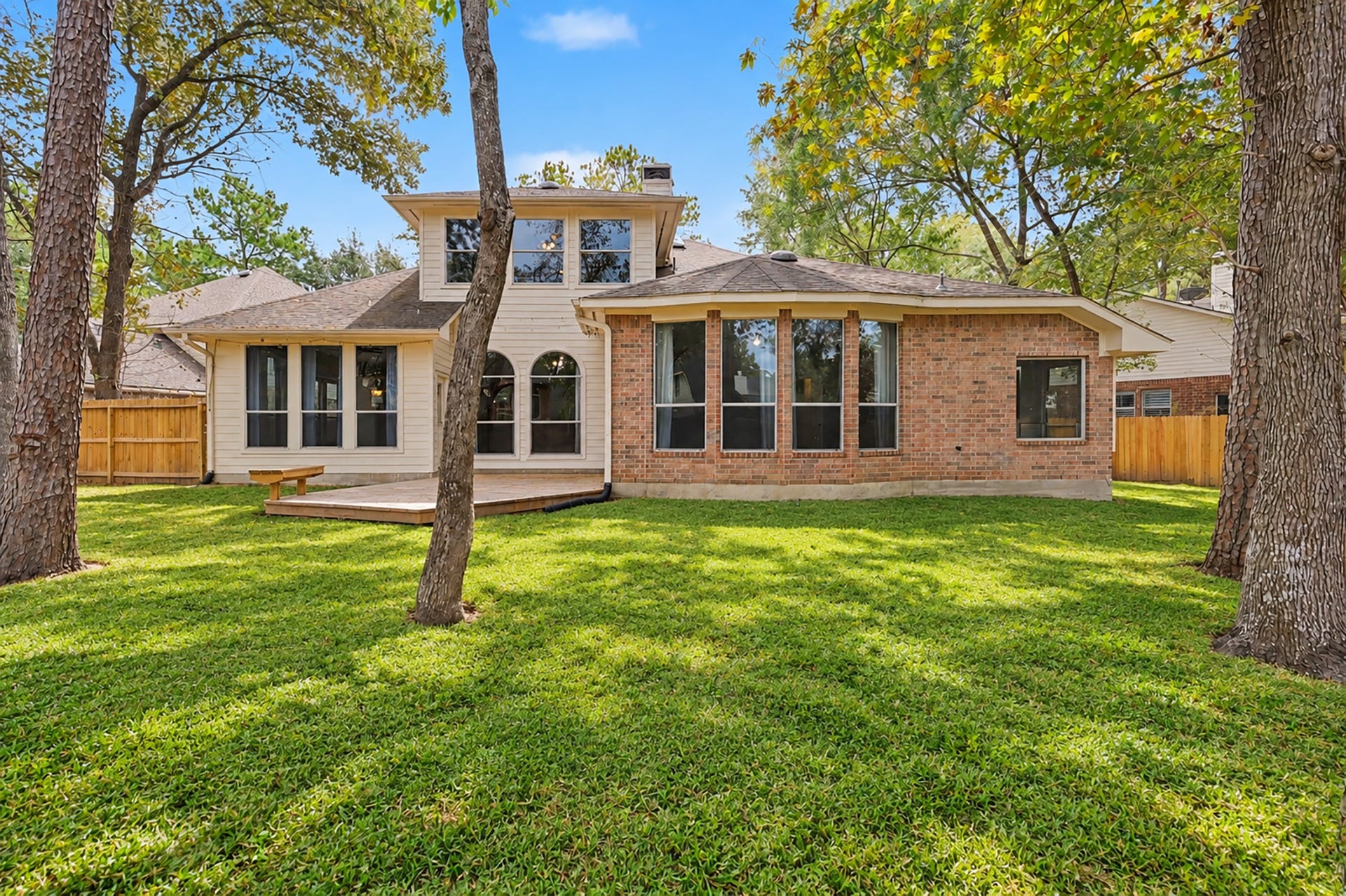 18207 Red Eagle Court, Humble, TX 77346 What a great space to enojy! Grass virtually enhanced