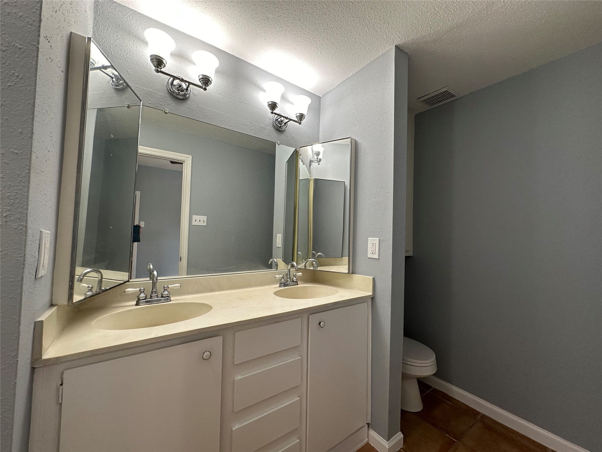 714 Bering Drive, #36, Houston, TX 77057 714 Bering Drive, #36, Houston, TX 77057