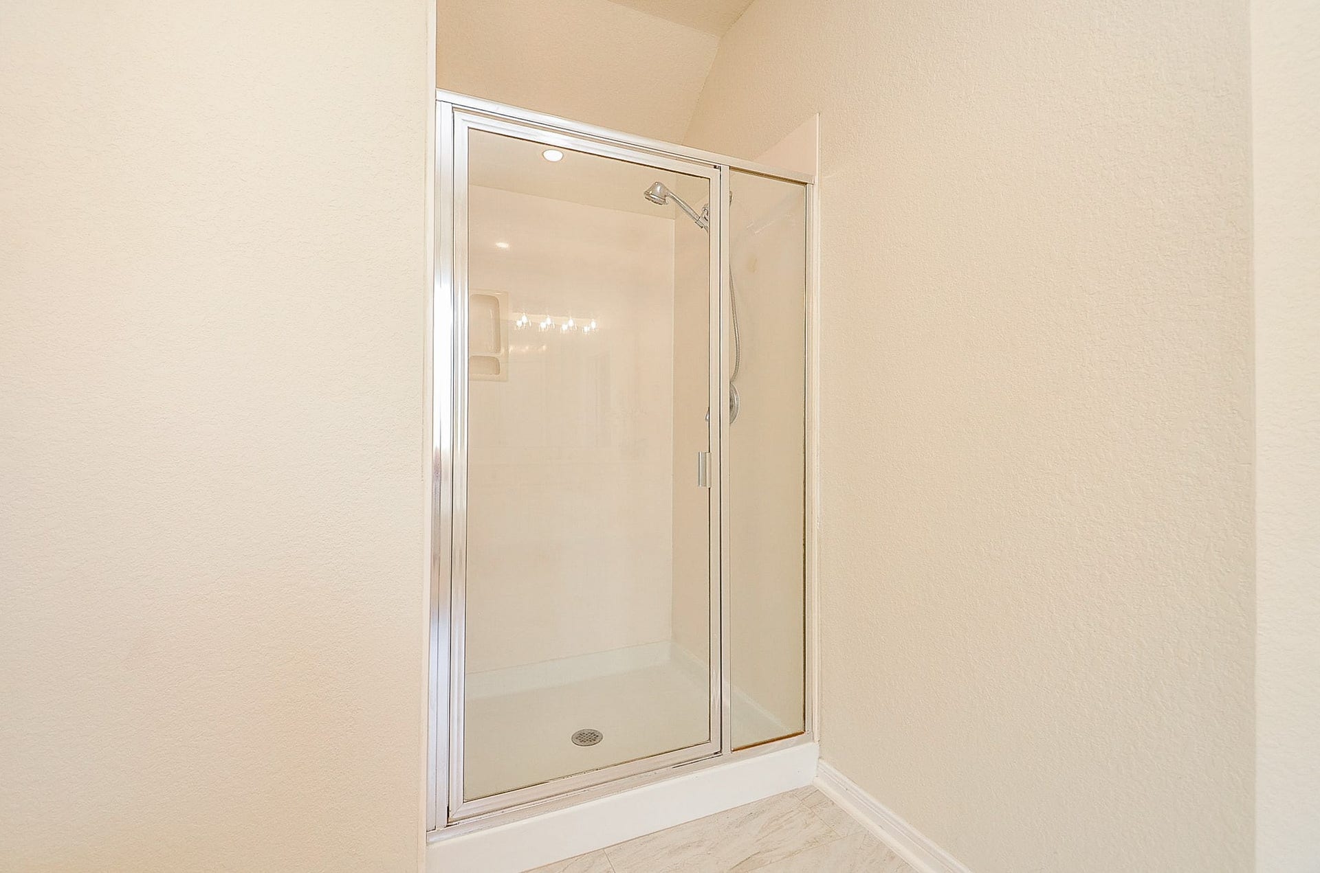 14407 Spanish River Lane, Cypress, TX 77429 Prefer a quick shower to a long soak? The primary bath gives you both, with a separate enclosed shower tucked just beyond the main vanity area.