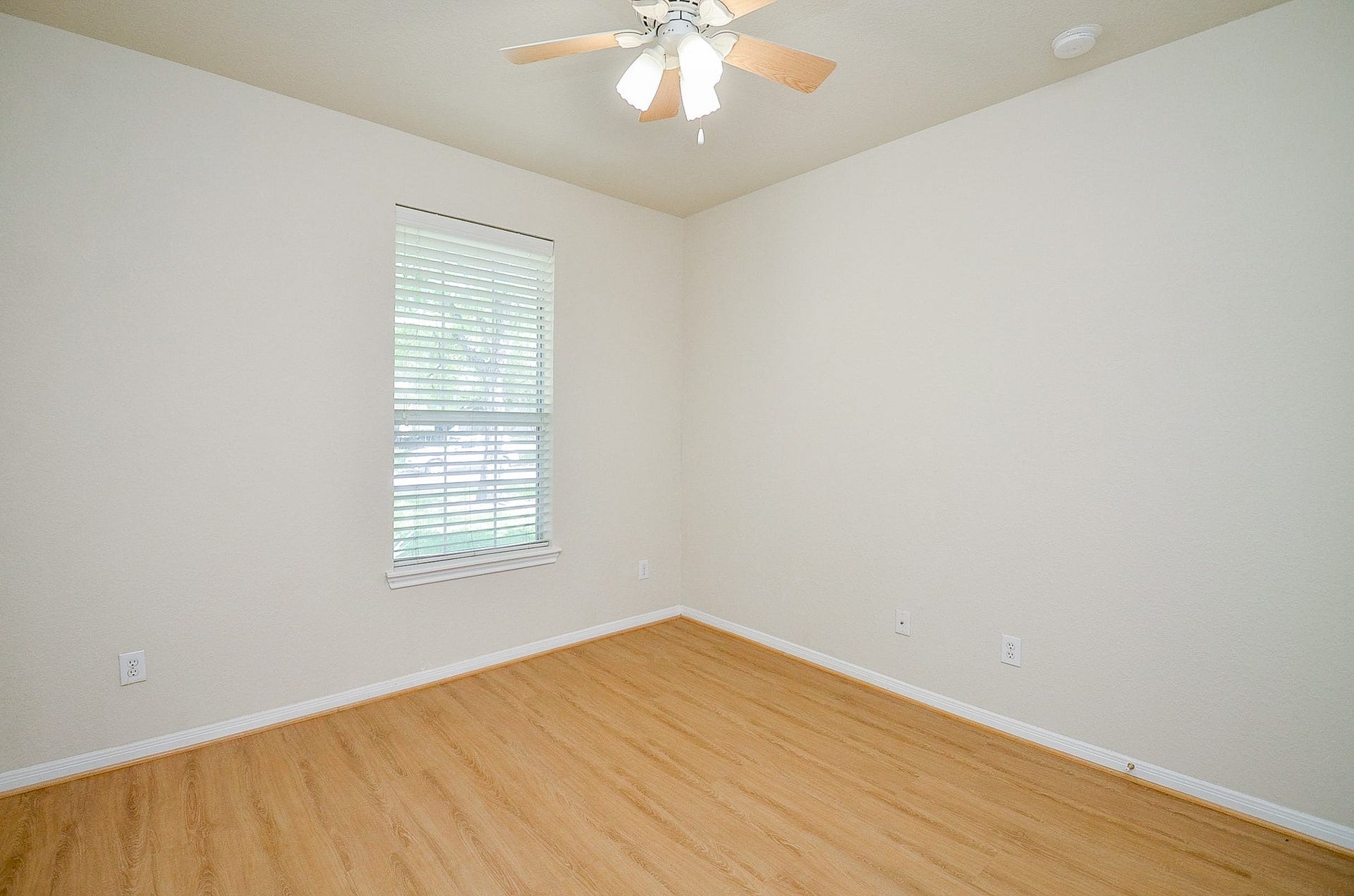 14407 Spanish River Lane, Cypress, TX 77429 No upstairs trek at the end of the day. This secondary bedroom is one of three located on the main floor, keeping all four bedrooms conveniently together downstairs.