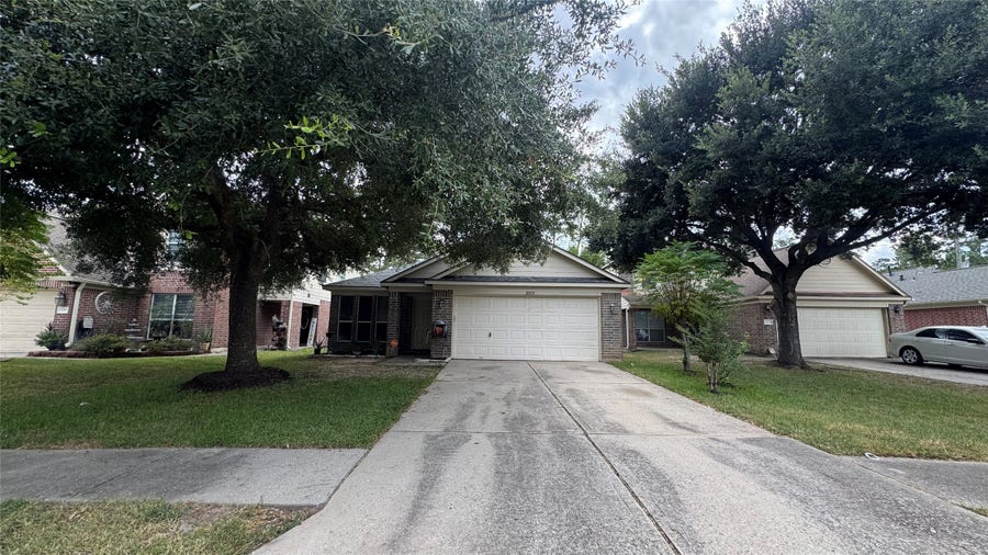 Property photo for 20935 Fox Cliff Lane, Humble, TX
