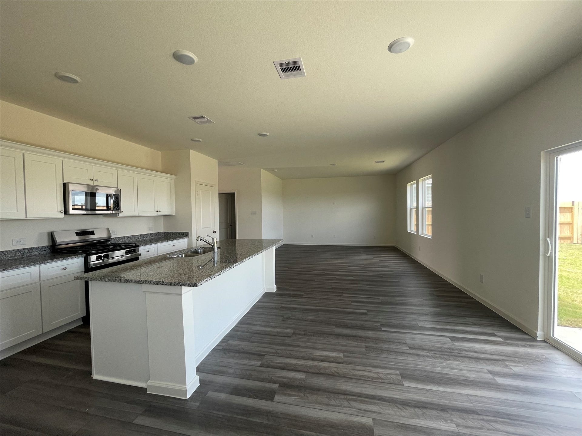 3223 Diamond View Lane, Angleton, TX 77515