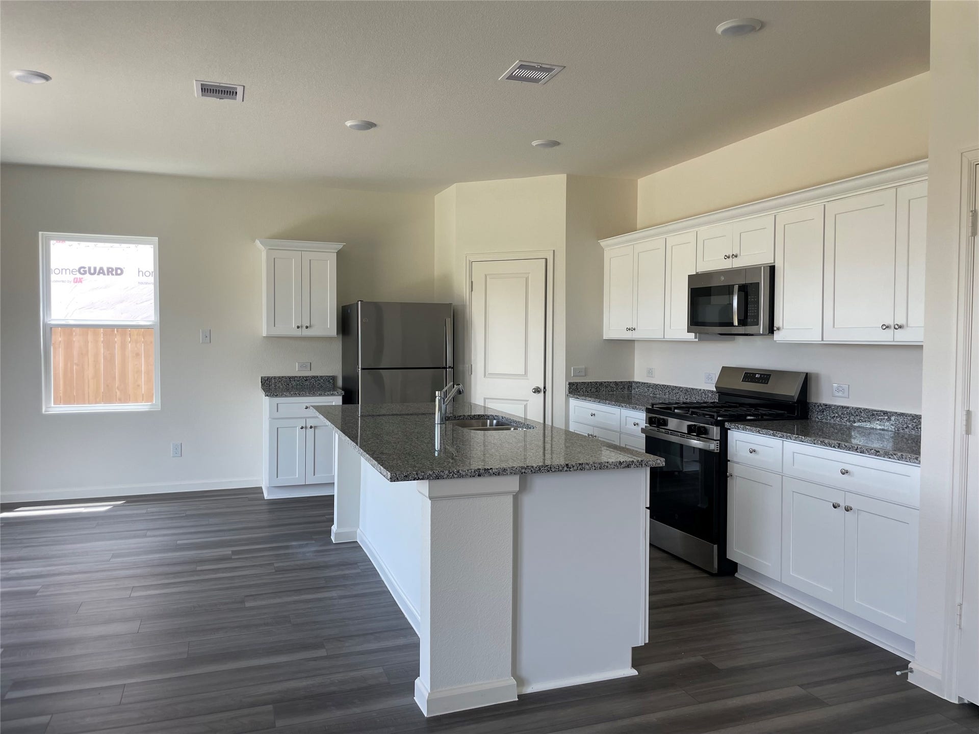 3223 Diamond View Lane, Angleton, TX 77515