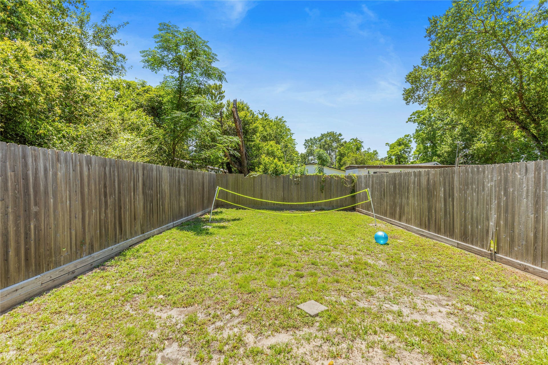 405 W Worsham Street, Willis, TX 77378