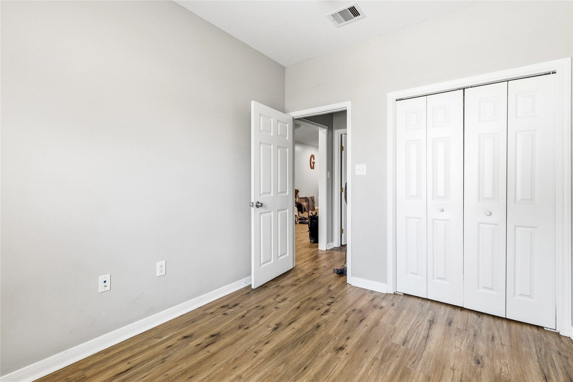 405 W Worsham Street, Willis, TX 77378