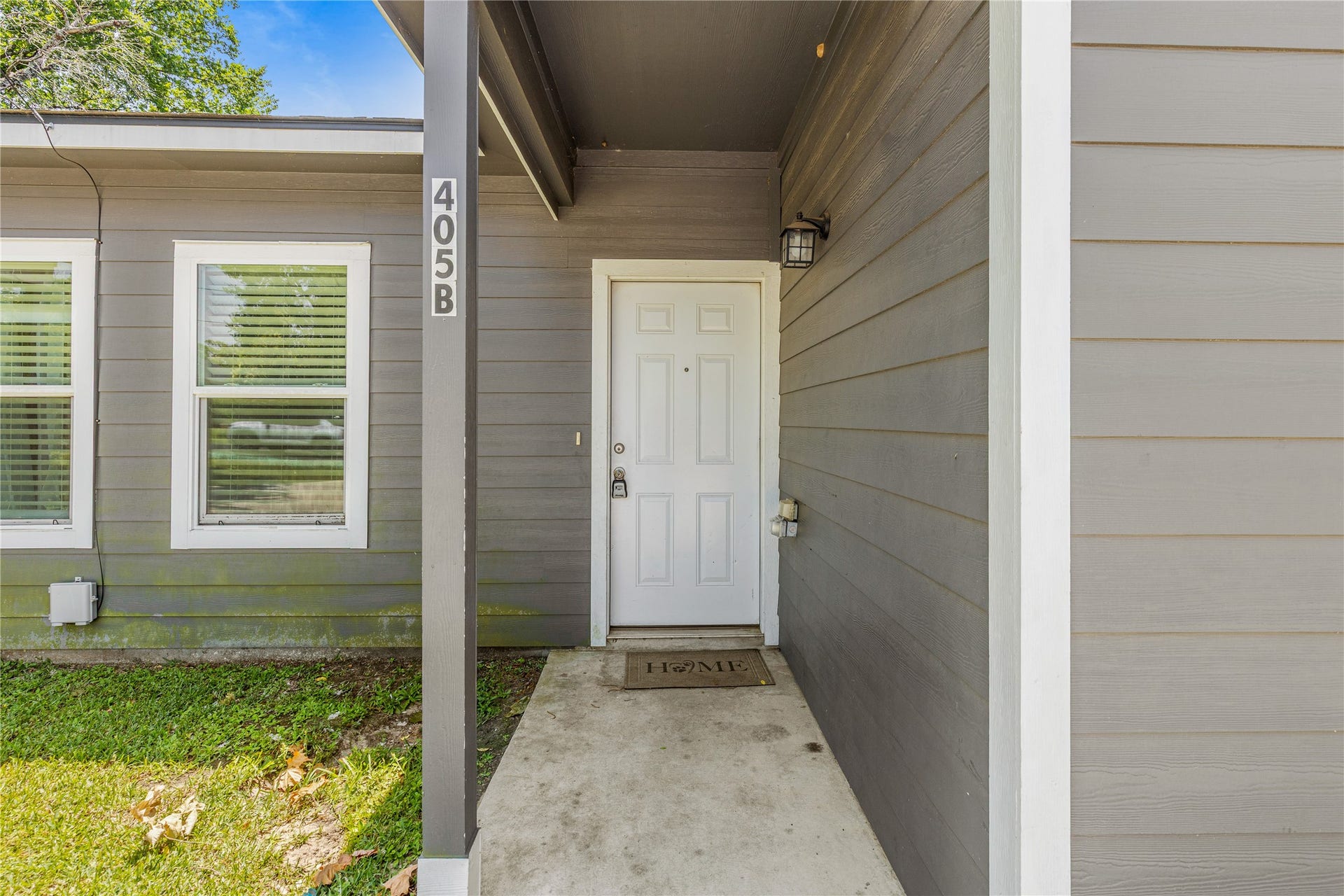 405 W Worsham Street, Willis, TX 77378
