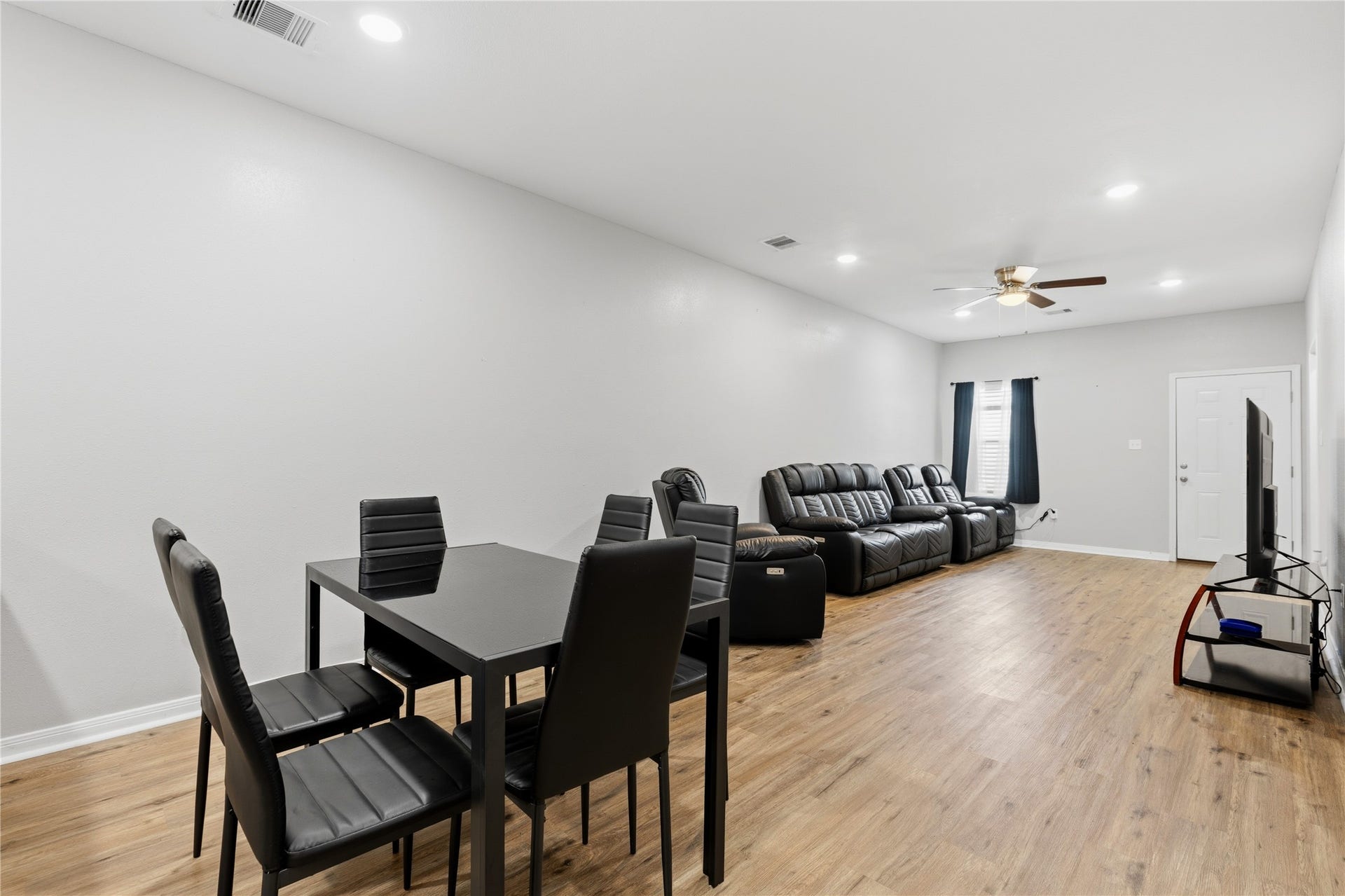 405 W Worsham Street, Willis, TX 77378