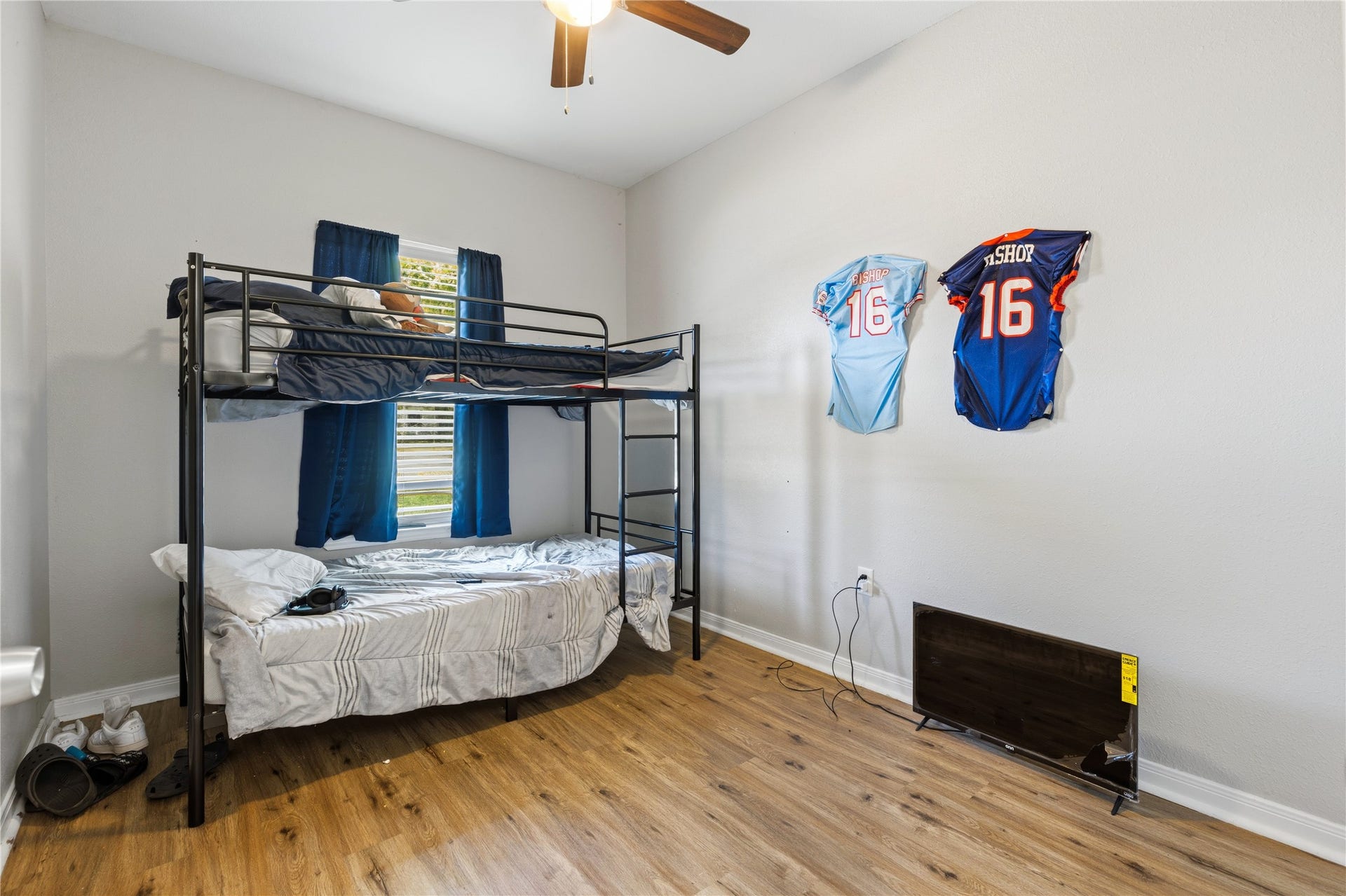 405 W Worsham Street, Willis, TX 77378