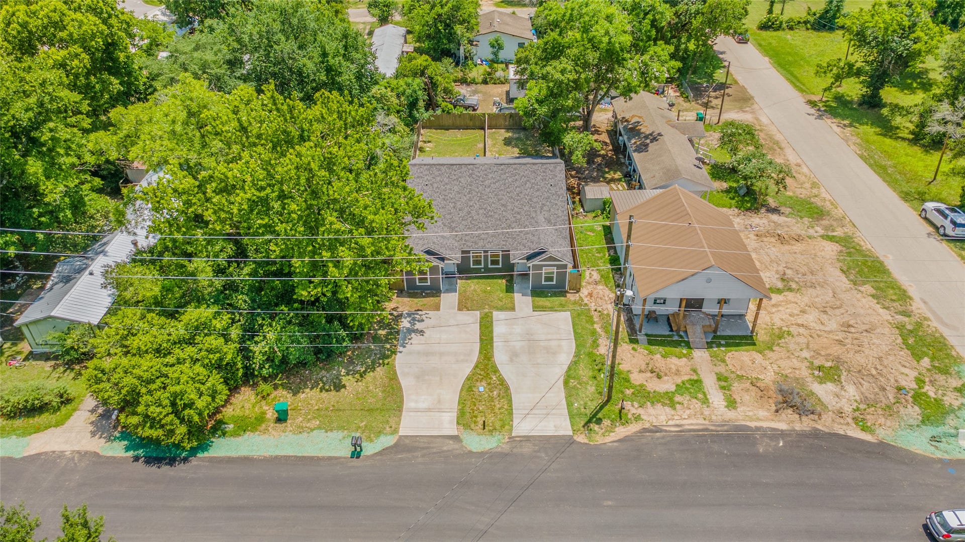 405 W Worsham Street, Willis, TX 77378