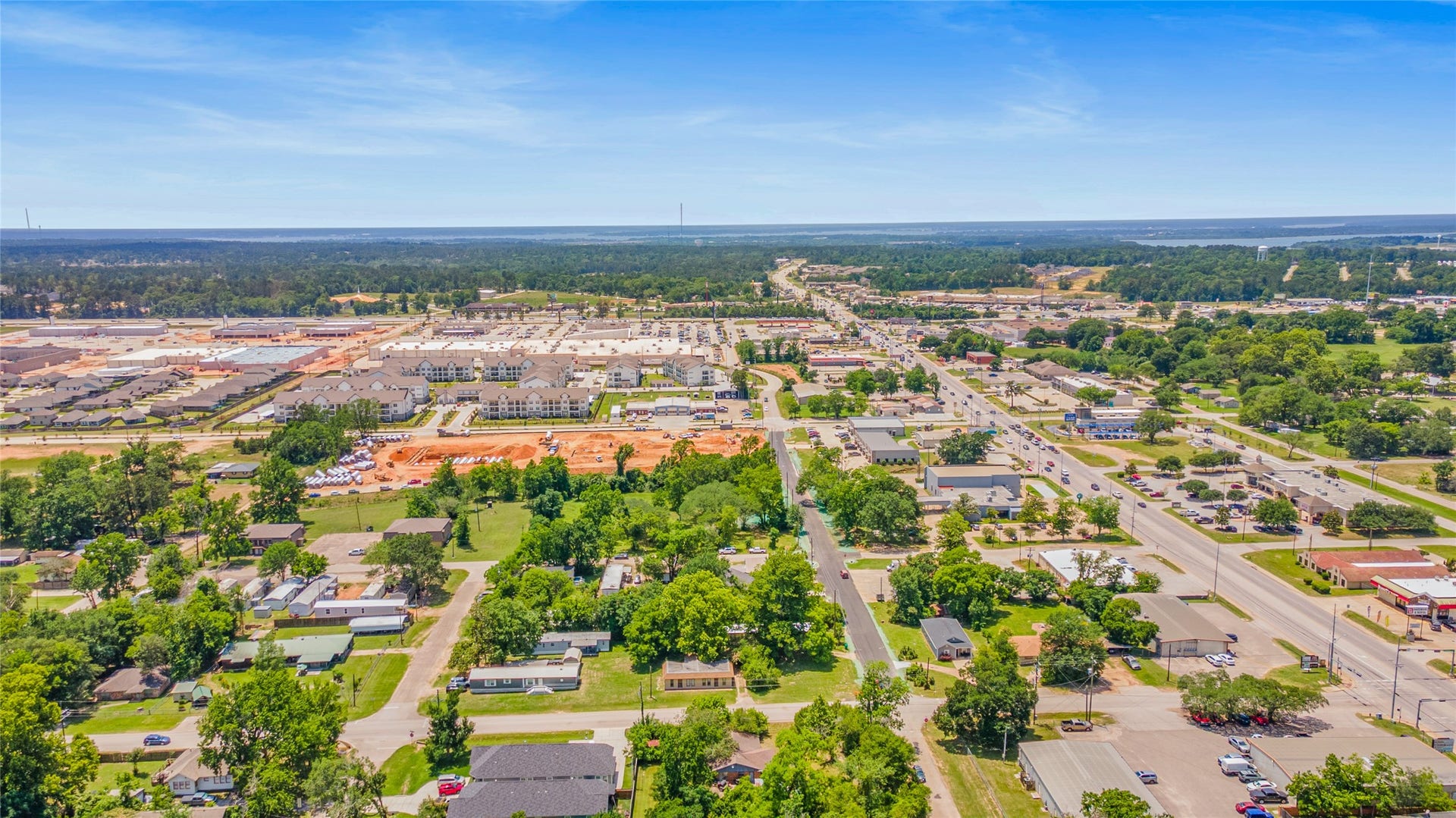 405 W Worsham Street, Willis, TX 77378