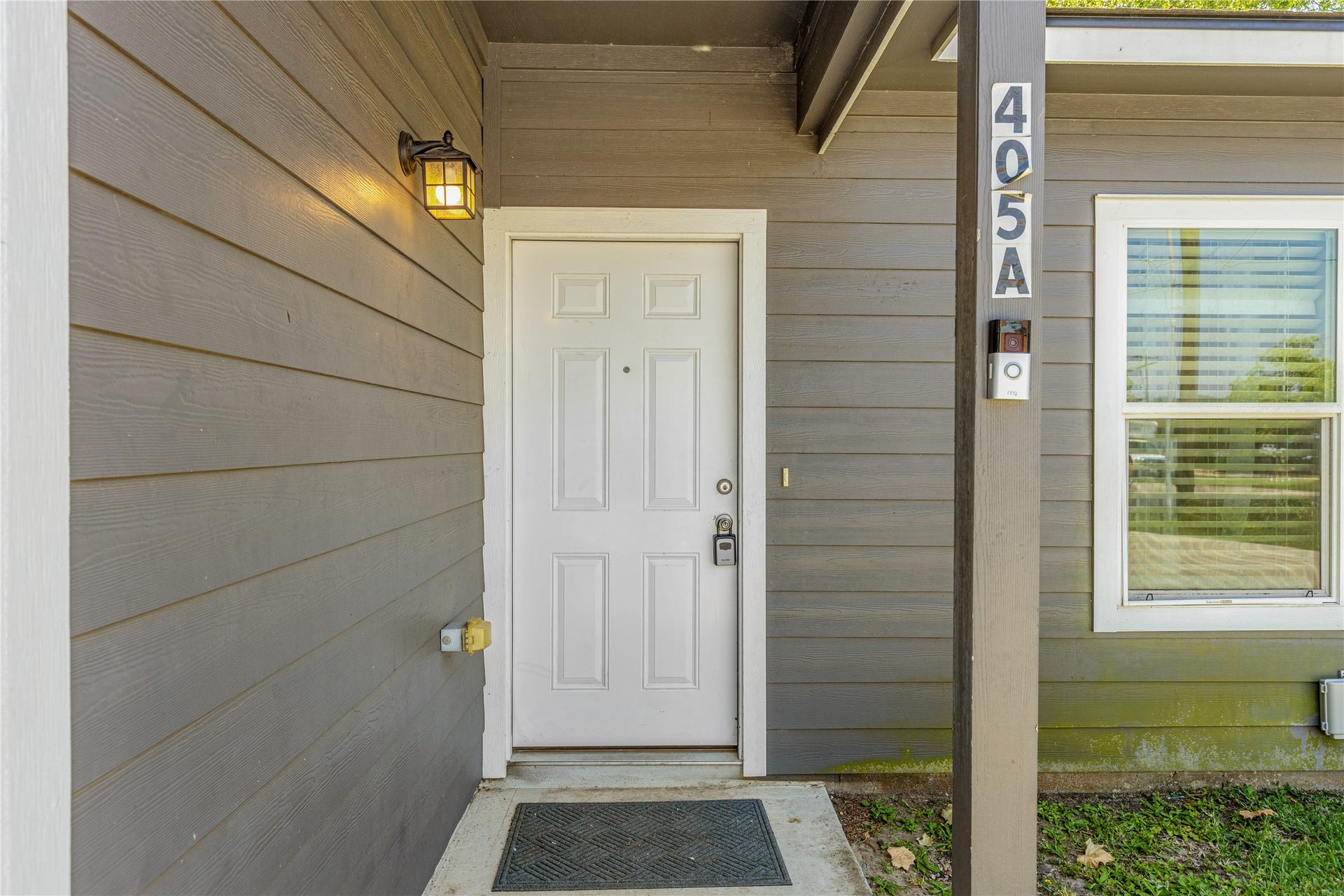 405 W Worsham Street, Willis, TX 77378