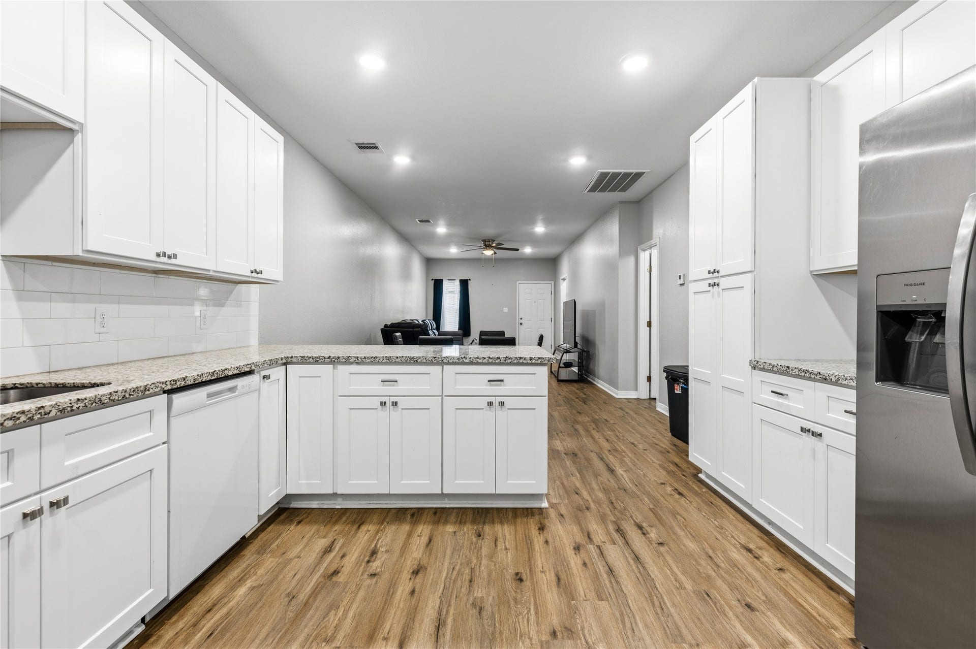 405 W Worsham Street, Willis, TX 77378