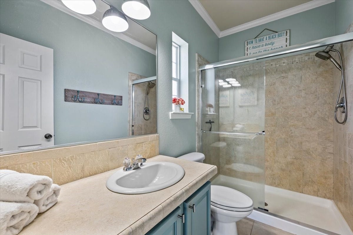 1231 N Stingaree Drive, Crystal Beach, TX 77650