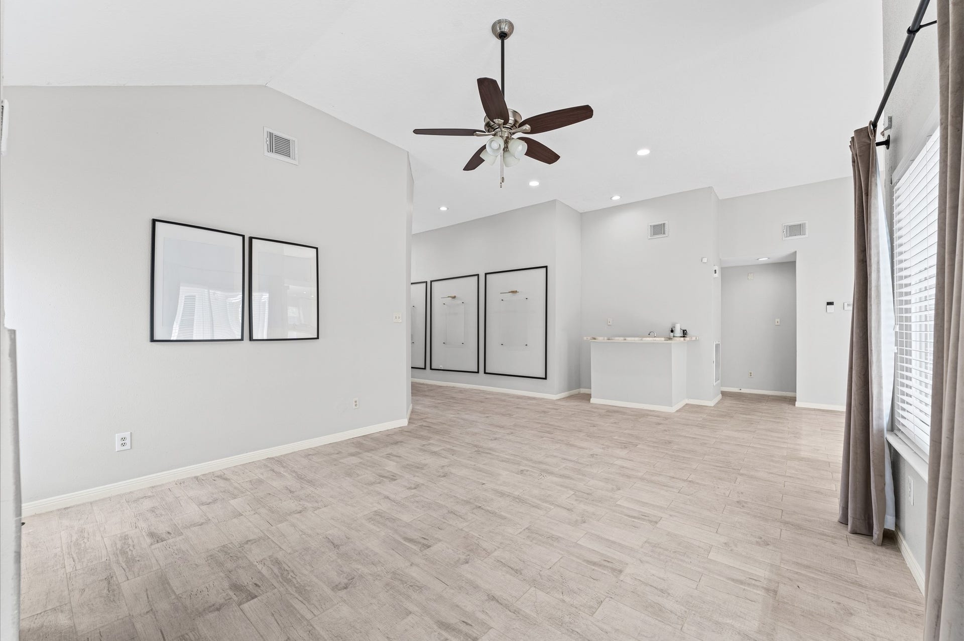 7810 Poitiers Drive, Houston, TX 77071 7810 Poitiers Drive, Houston, TX 77071