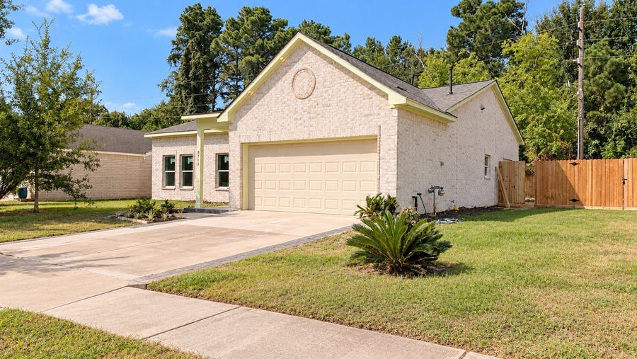 Property photo for 8715 Victoria Forest Drive, Houston, TX