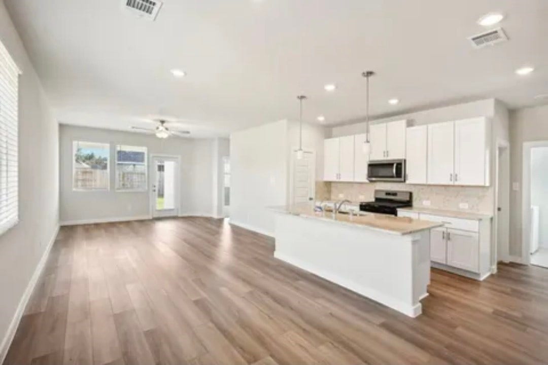 9450 Herons Preserve, Conroe, TX 77385 9450 Herons Preserve, Conroe, TX 77385
