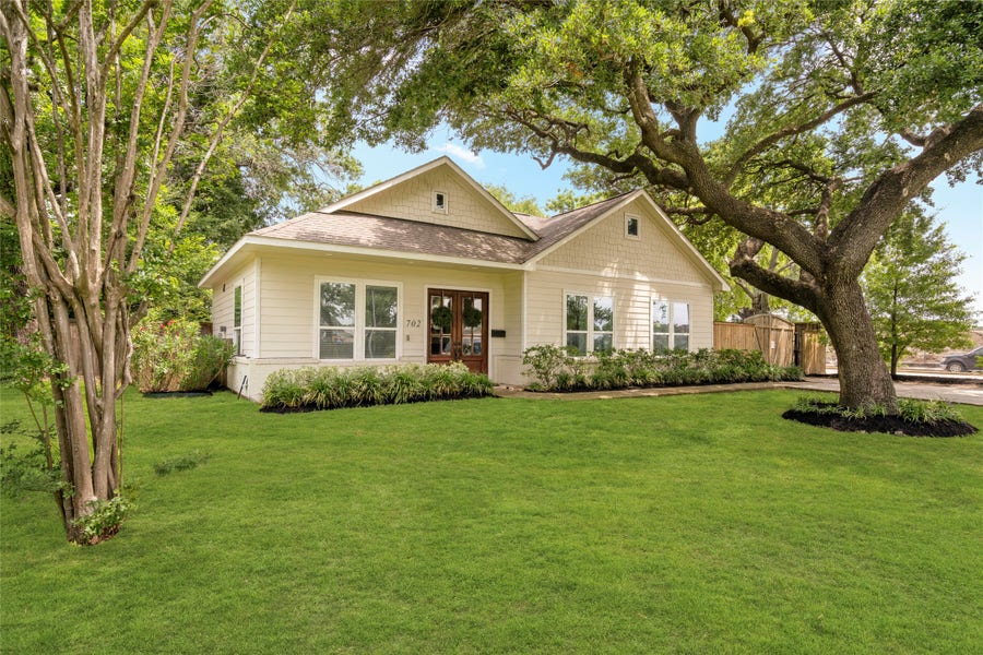 Property photo for 702 W 41st Street, Houston, TX