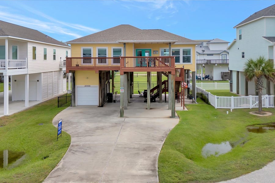 Property photo for 23111 Miramar Circle, Galveston, TX