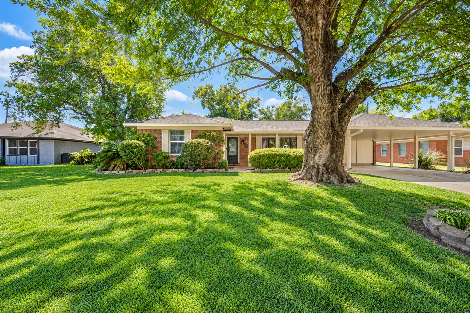 703 Oriole Lane, Pasadena, TX 77502