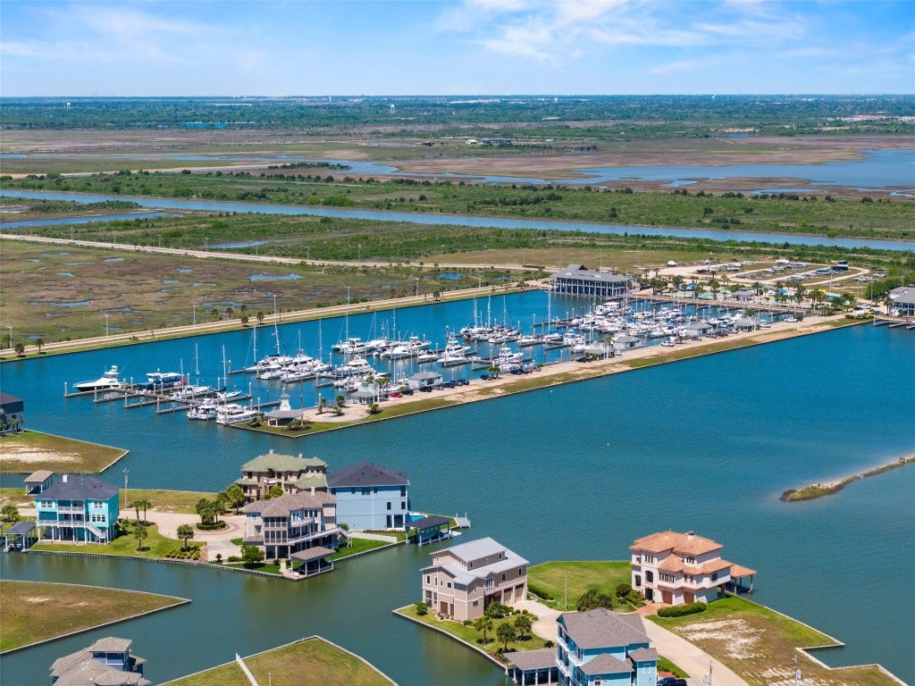 2 Loggerhead, Hitchcock, TX 77563 2 Loggerhead, Hitchcock, TX 77563