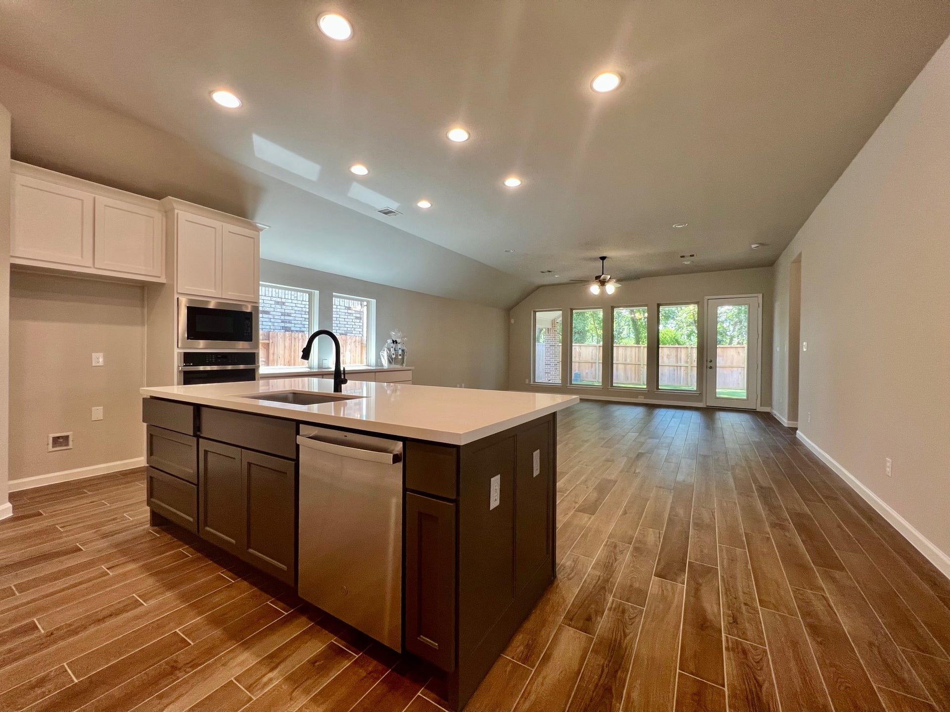 10626 Kingston Spring Drive, Missouri City, TX 77459 10626 Kingston Spring Drive, Missouri City, TX 77459