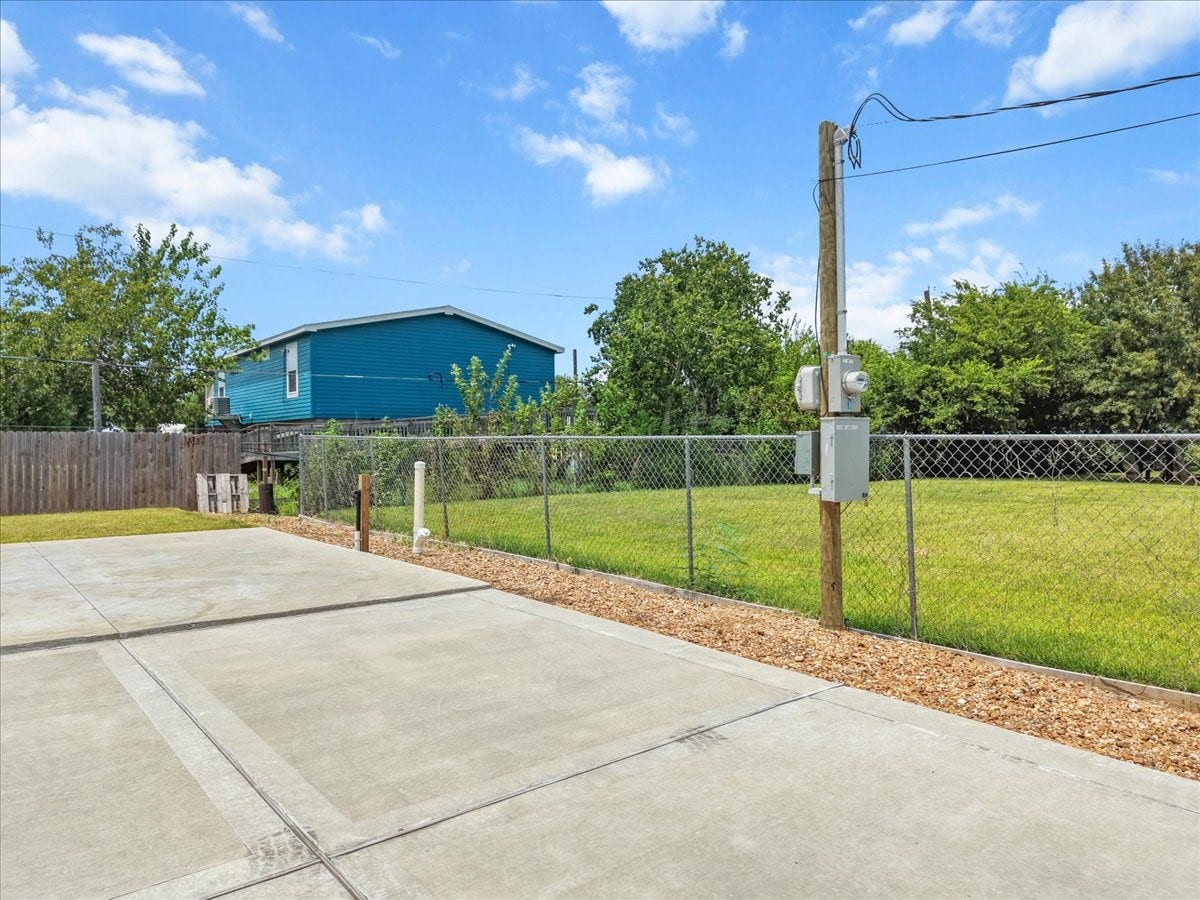 1040 Star Drive, San Leon, TX 77539 Electricity, Water, Sewer, and Cable Connected