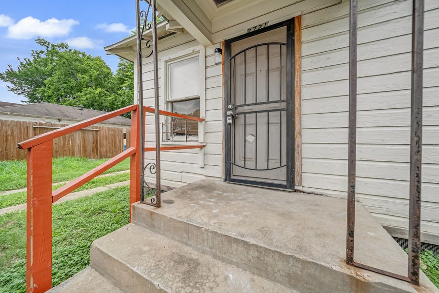 Property photo for 2721 Napoleon Street, Houston, TX