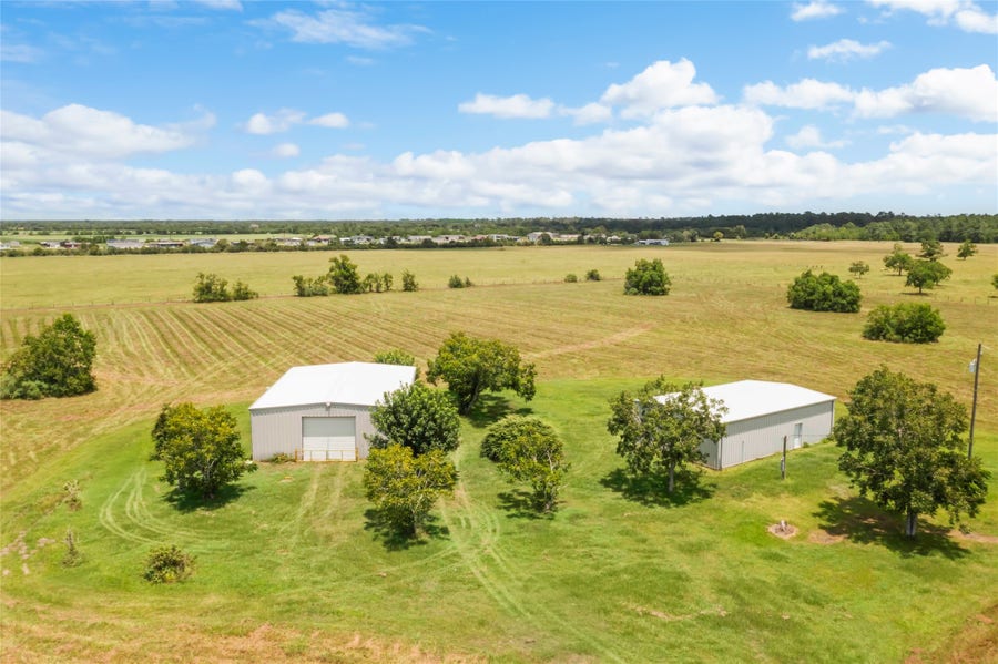 Property photo for 8802 Highway 35, Liverpool, TX