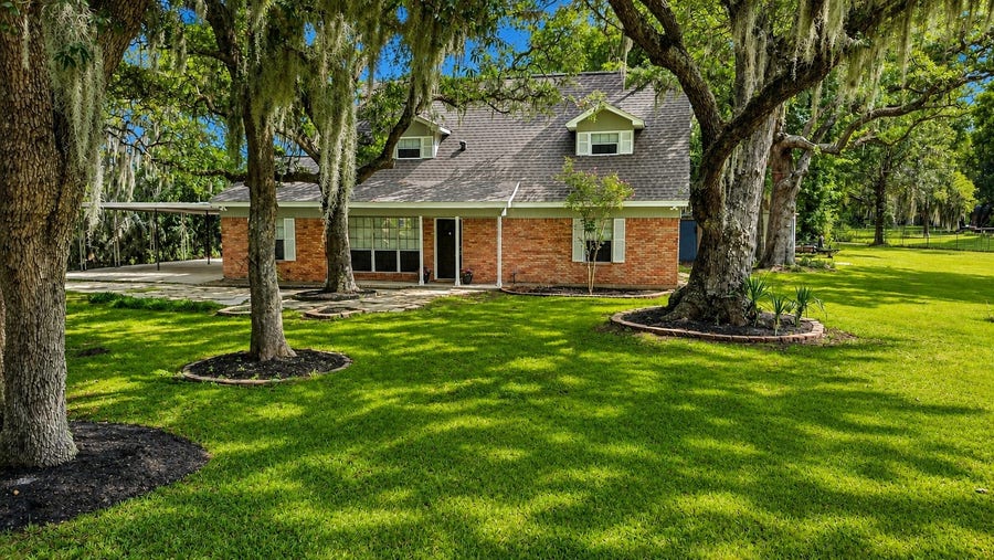 Property photo for 432 Robinson Road, Oyster Creek, TX
