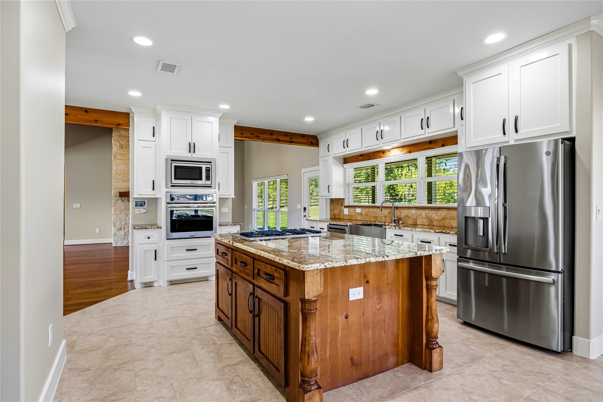 Spacious Chef's Island Kitchen