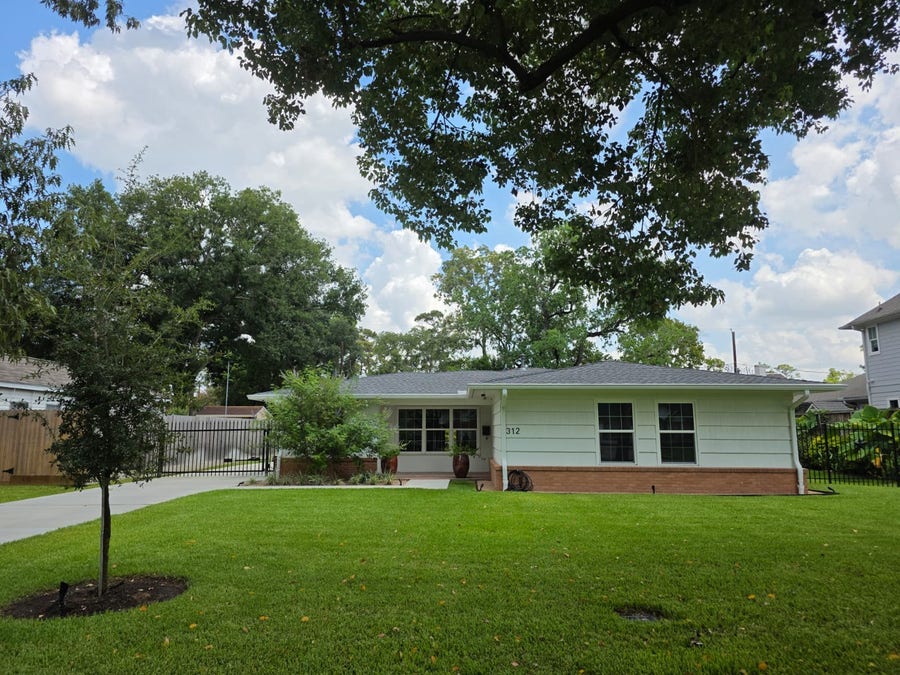 Property photo for 312 W 31st Street, Houston, TX