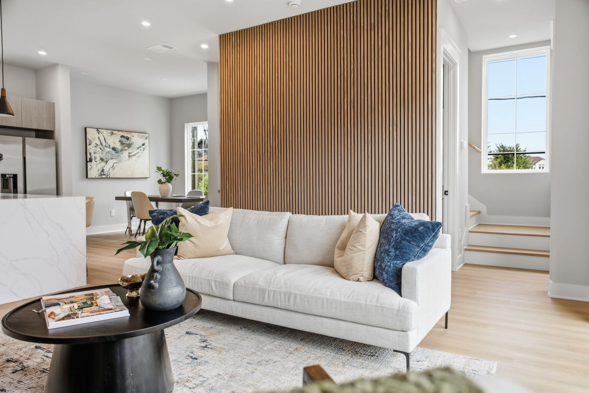 4430 Providence Street, #B, Houston, TX 77020 Modern and contemporary design with a thoughtful layout and located just minutes from Downtown Houston and everything the city has to offer.