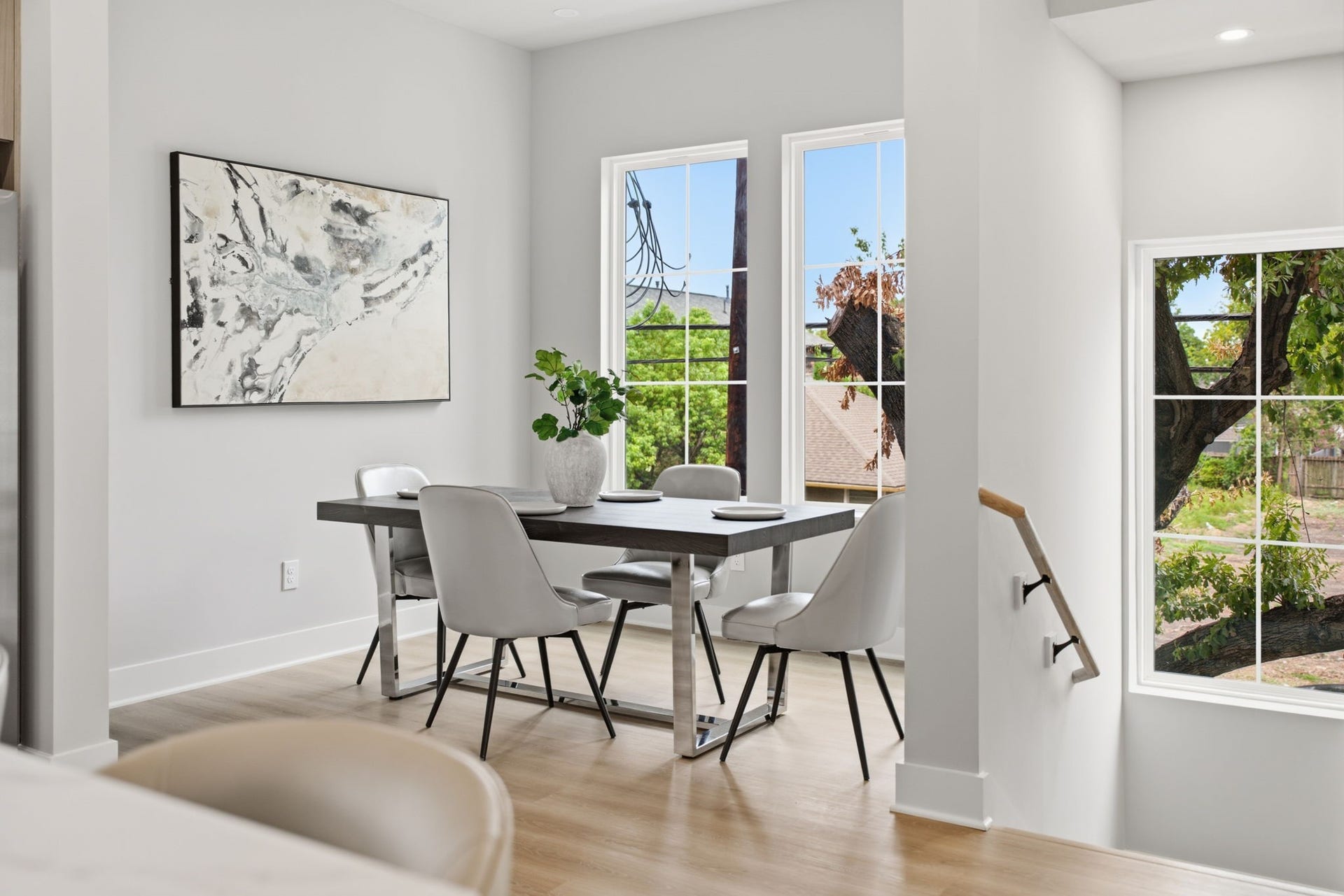 4430 Providence Street, #B, Houston, TX 77020 Dedicated dining area offers a comfortable setting for everyday meals and entertaining.