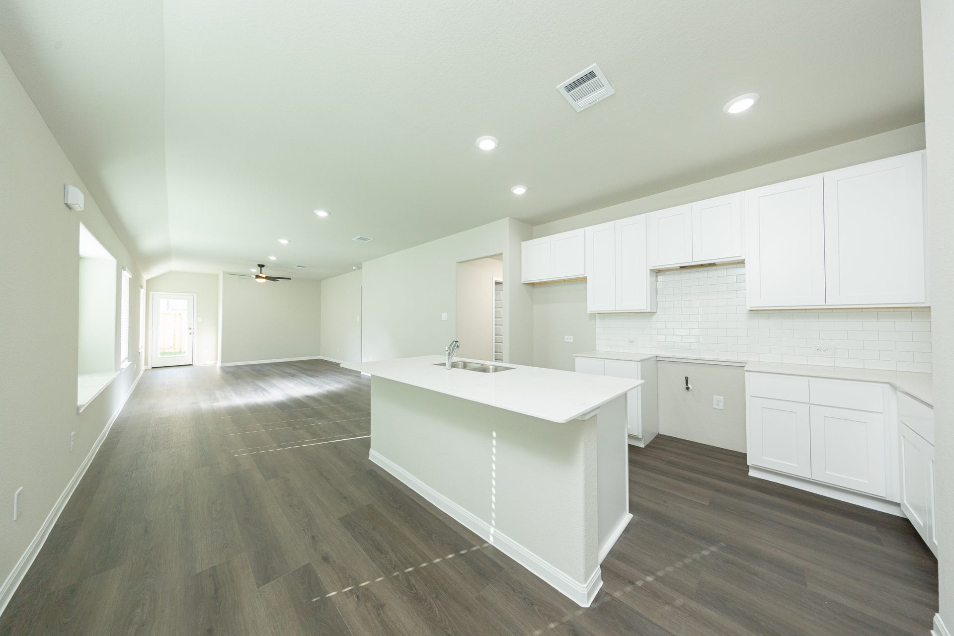 9213 Crestone Peak Drive, Willis, TX 77318 9213 Crestone Peak Drive, Willis, TX 77318