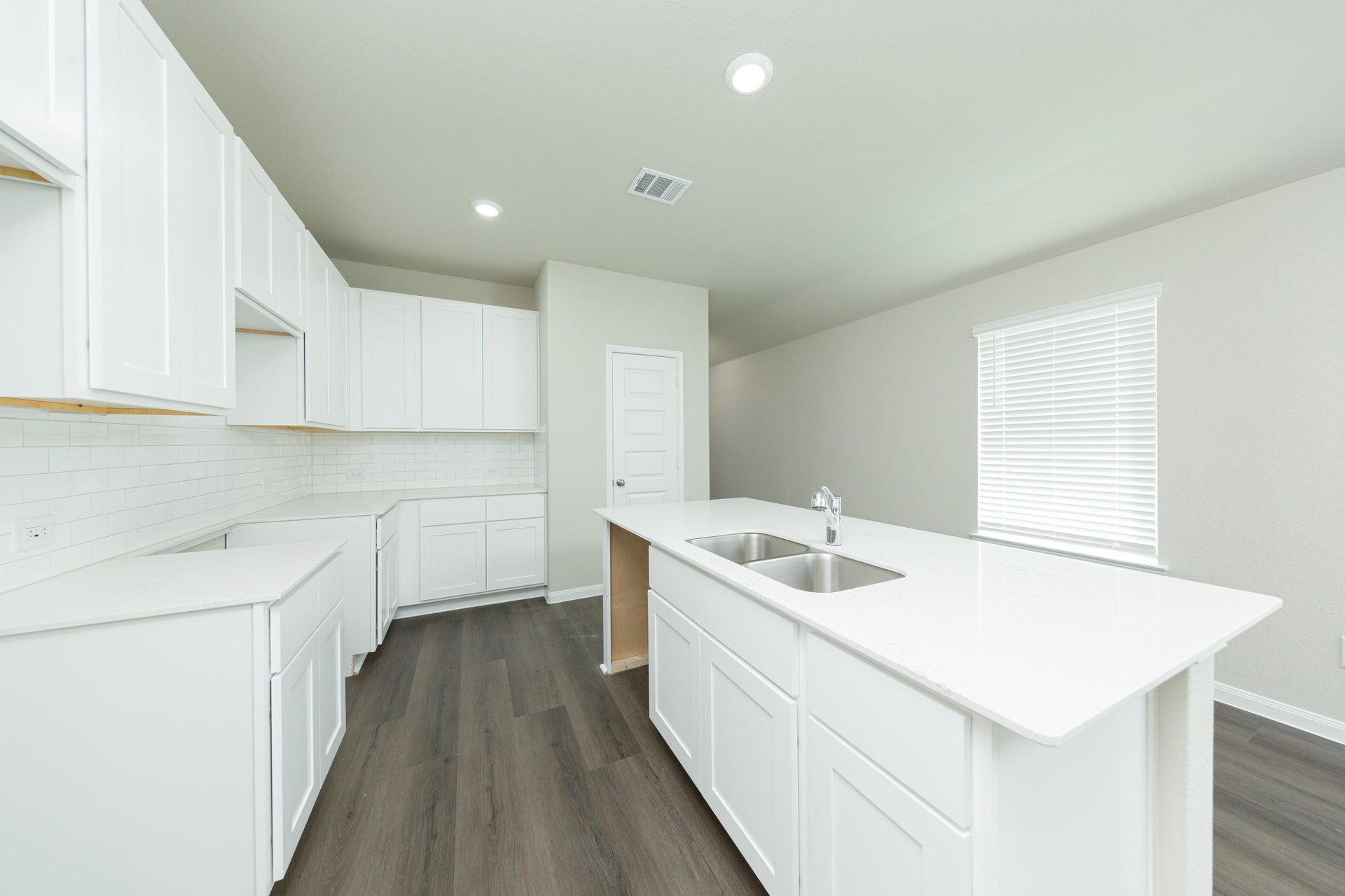 9213 Crestone Peak Drive, Willis, TX 77318 9213 Crestone Peak Drive, Willis, TX 77318