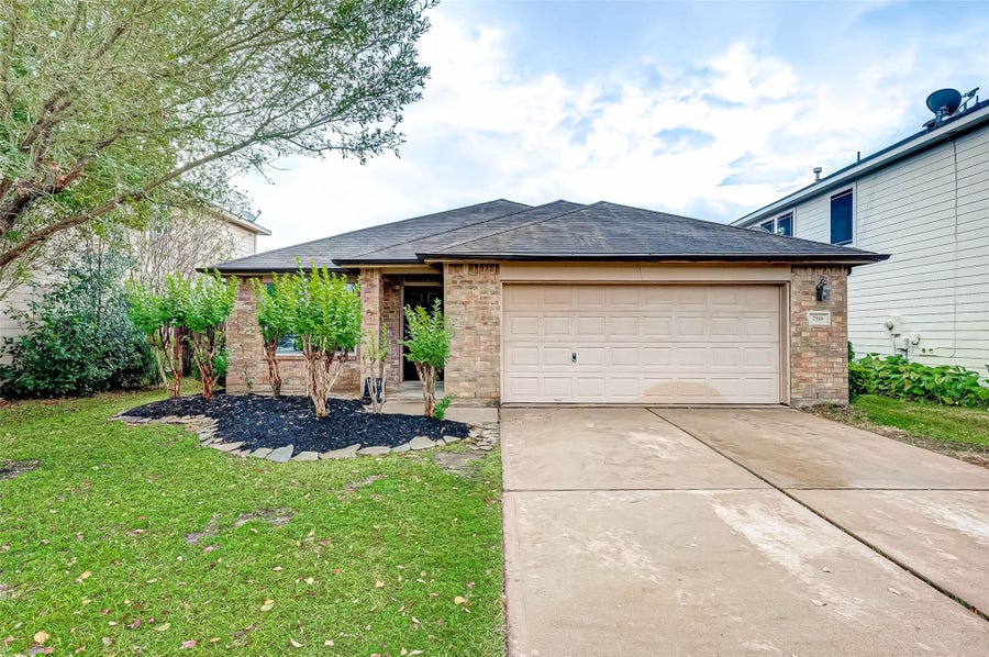 Property photo for 7910 Raven Creek Lane, Cypress, TX