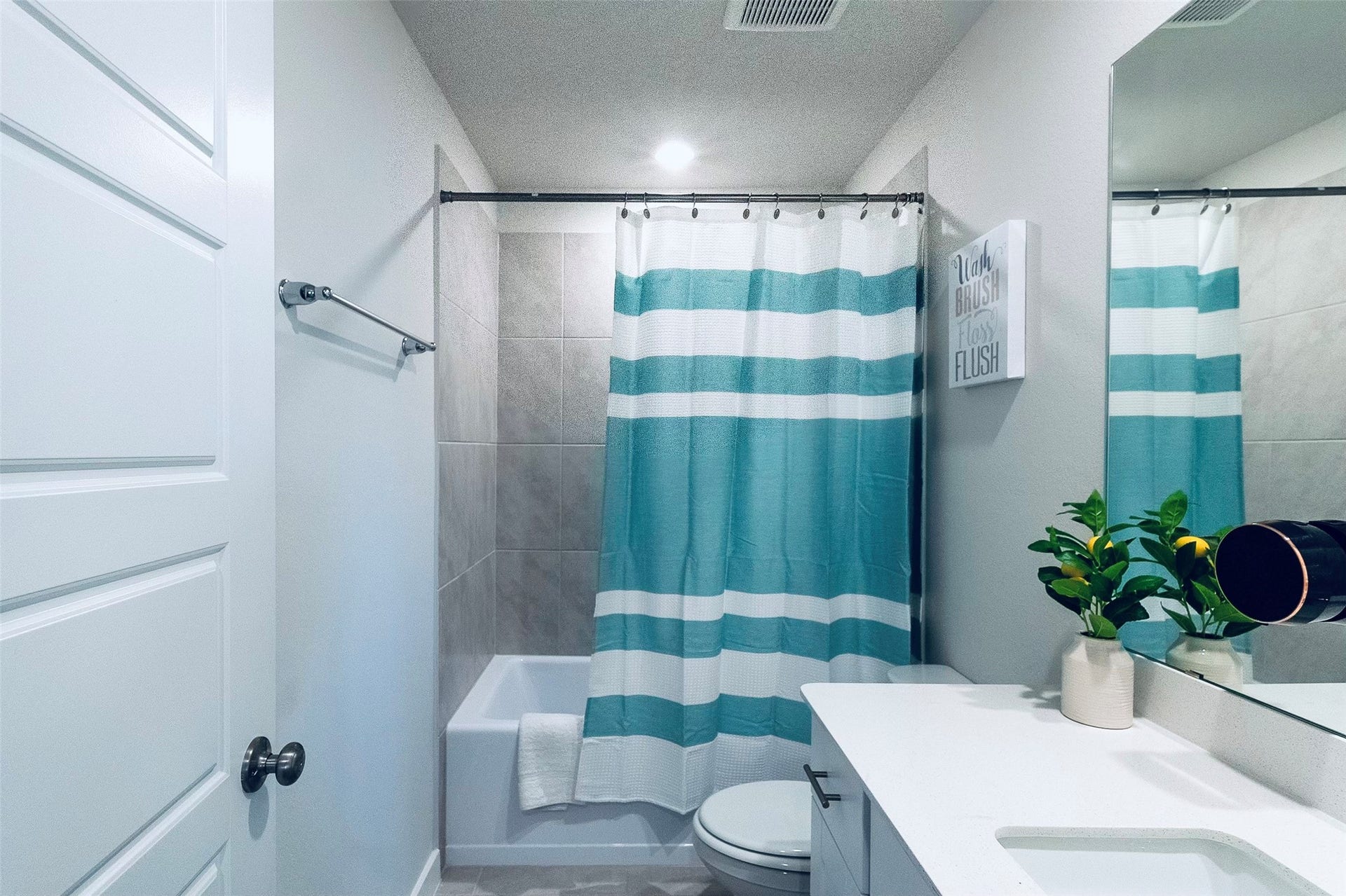 223 Shore Pointe Court, Montgomery, TX 77316 223 Shore Pointe Court, Montgomery, TX 77316