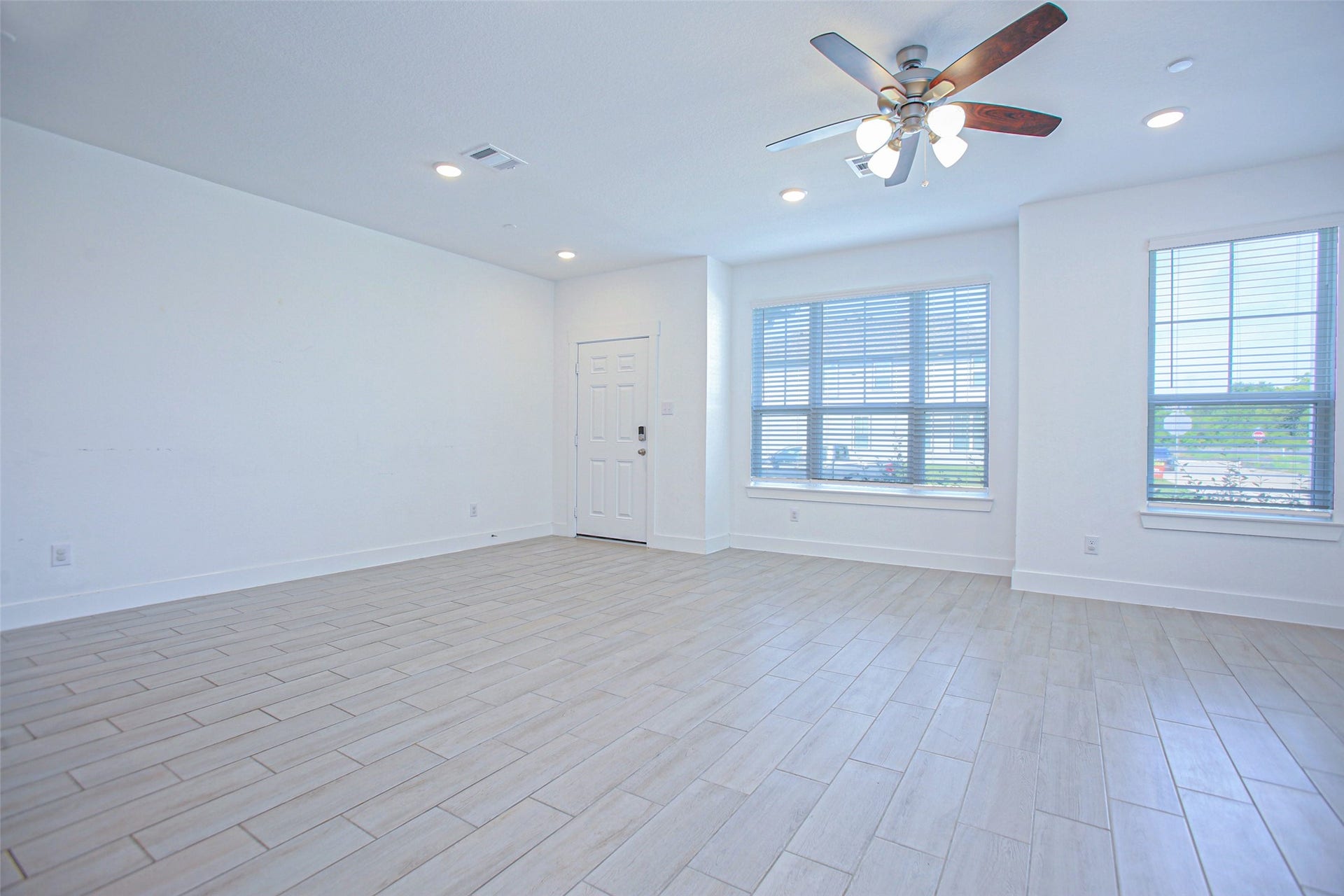 2234 Memory Oaks Drive, Tomball, TX 77375 2234 Memory Oaks Drive, Tomball, TX 77375